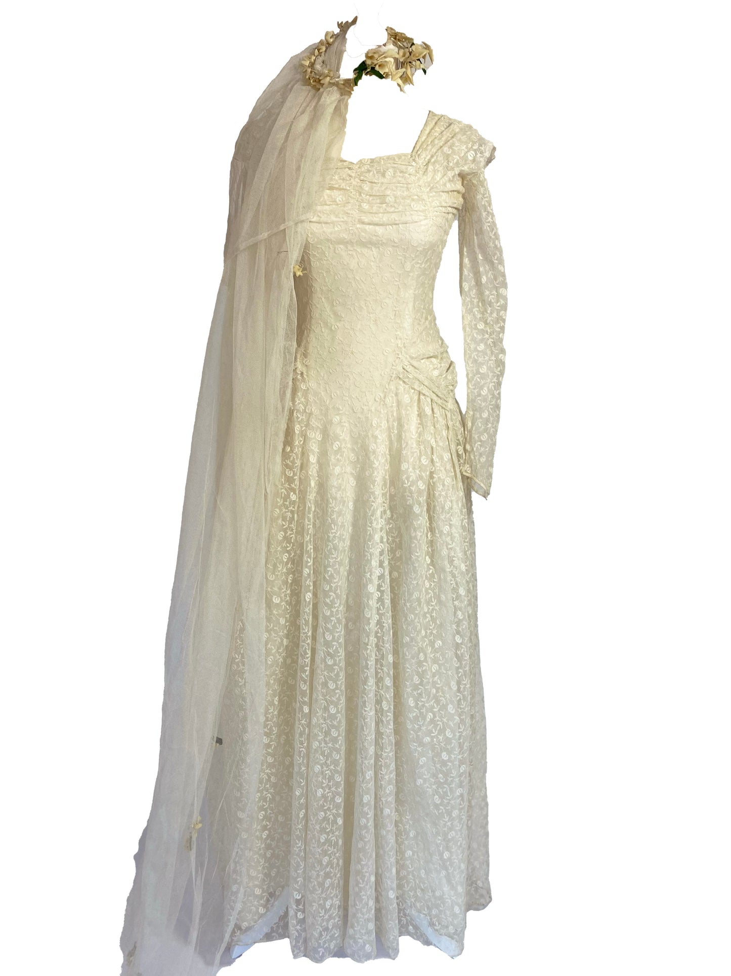 Vintage orginal 1930’s wedding dress with veil